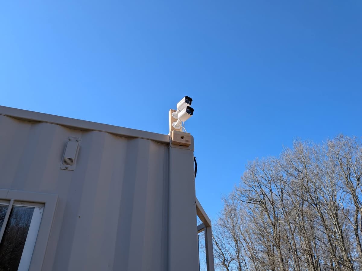 Reolink camera fed by access point