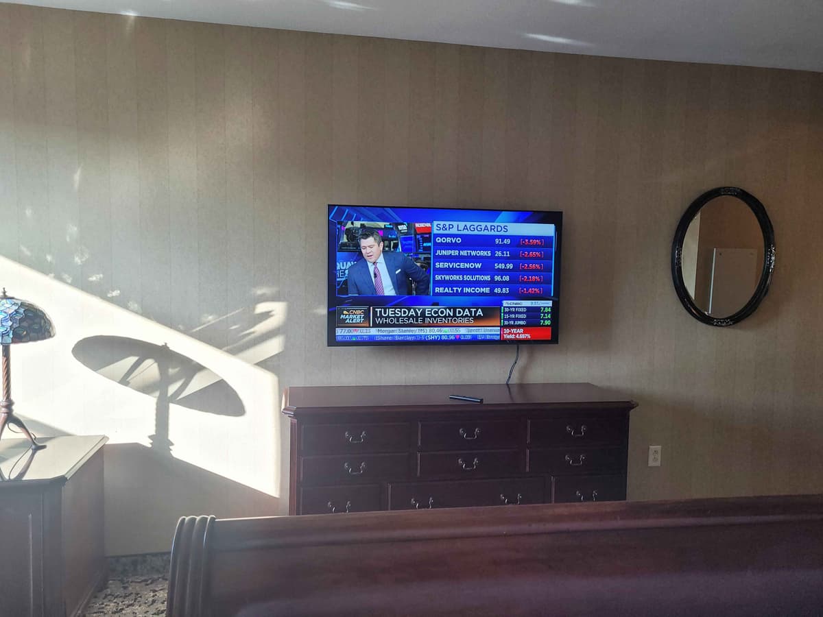 TV mounting installation