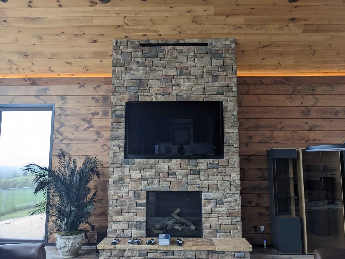 TV mounting installation