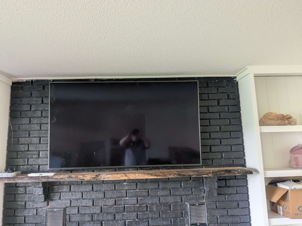 TV mounting installation