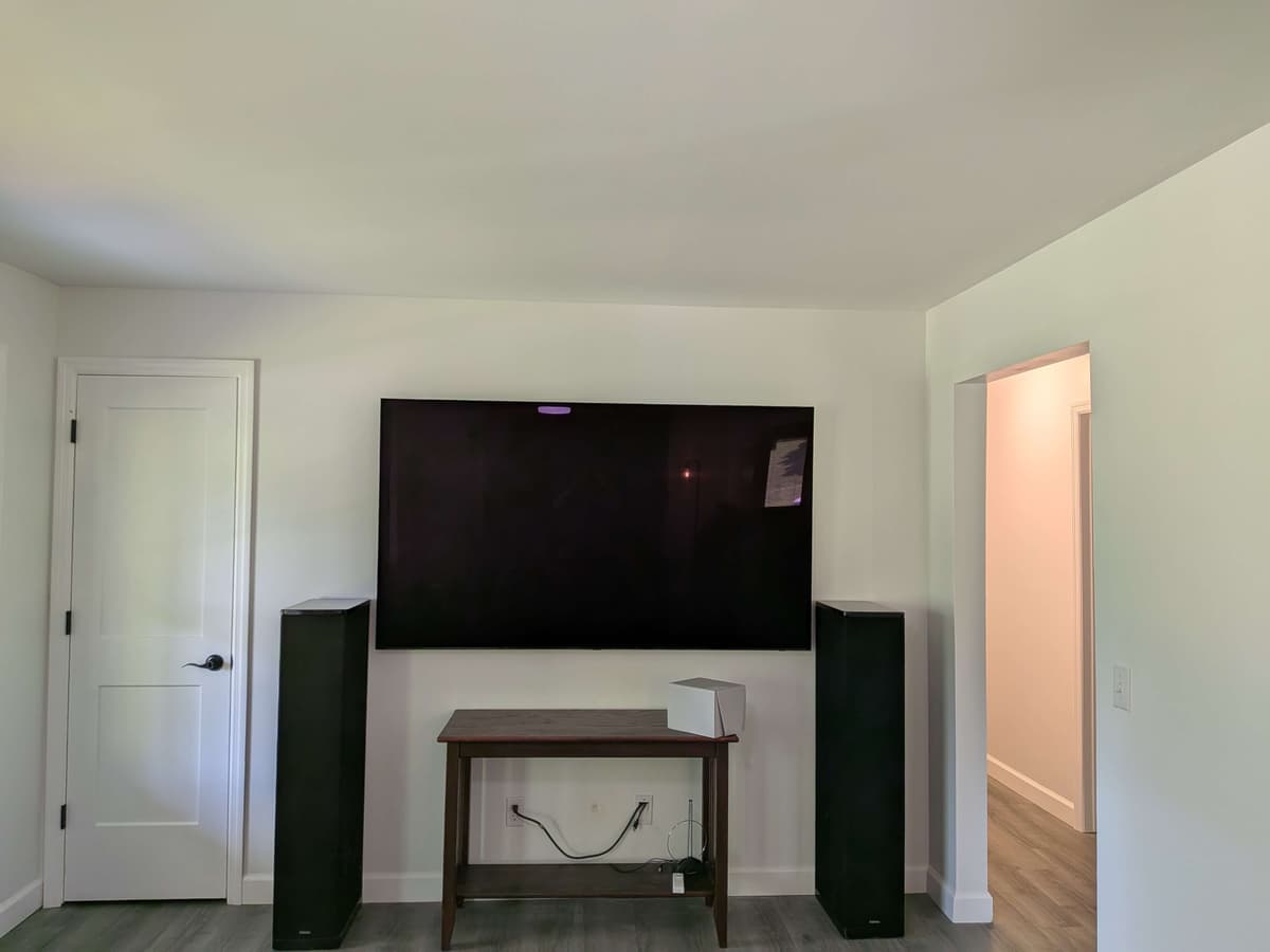 TV mounting installation